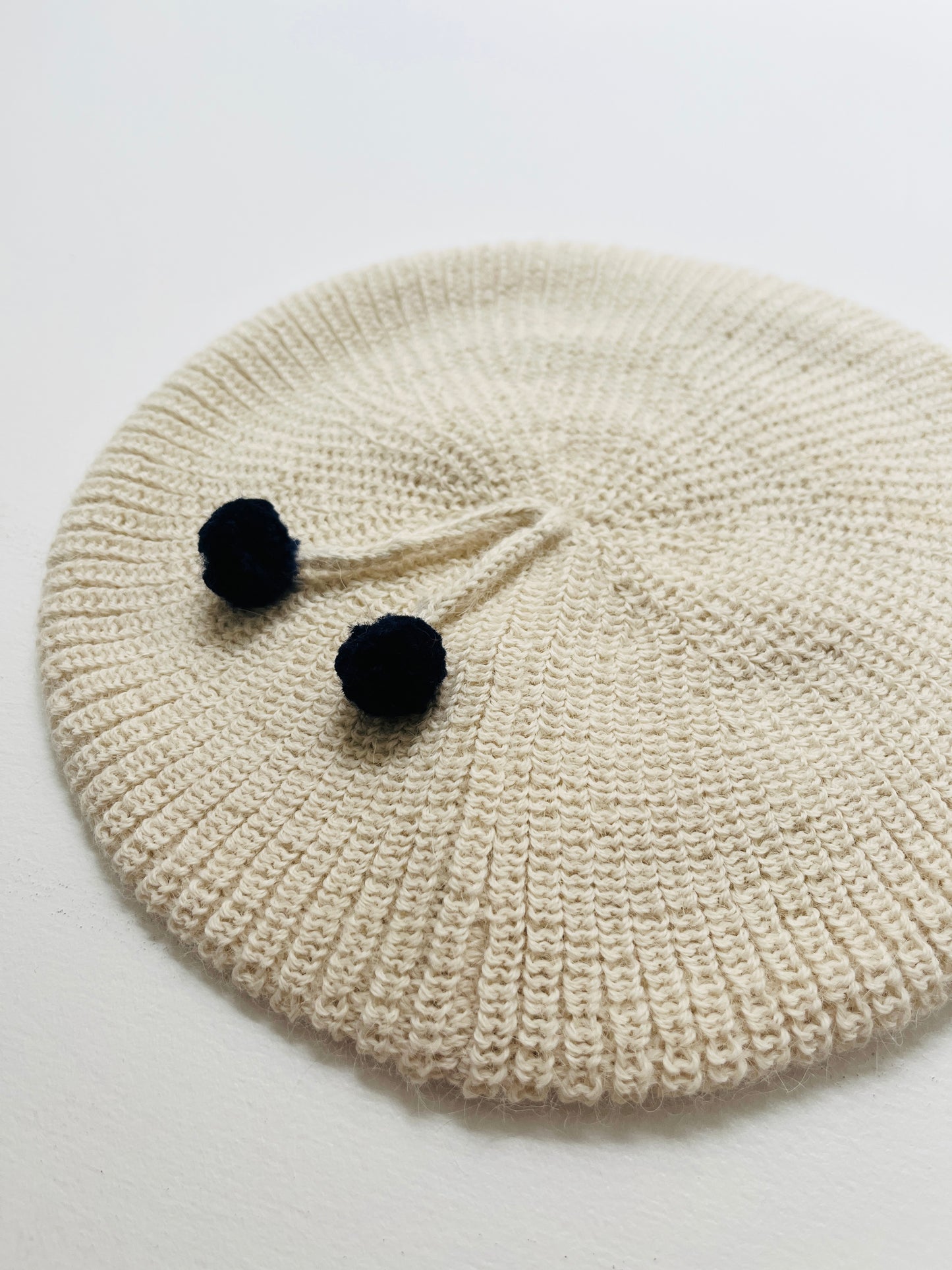 Petra Beret Hat // Ivory